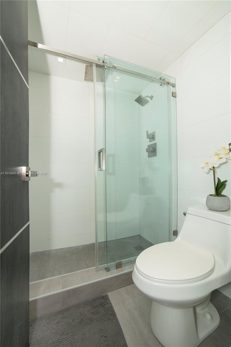 Подробнее 325 2 / 2 1357 кв.футов $ 2025-11-09 0 Фото