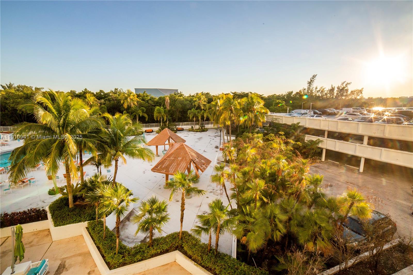 Подробнее 325 2 / 2 1357 кв.футов $ 2025-11-09 0 Фото