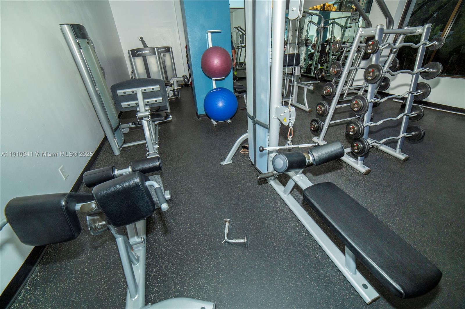 Подробнее 325 2 / 2 1357 кв.футов $ 2025-11-09 0 Фото