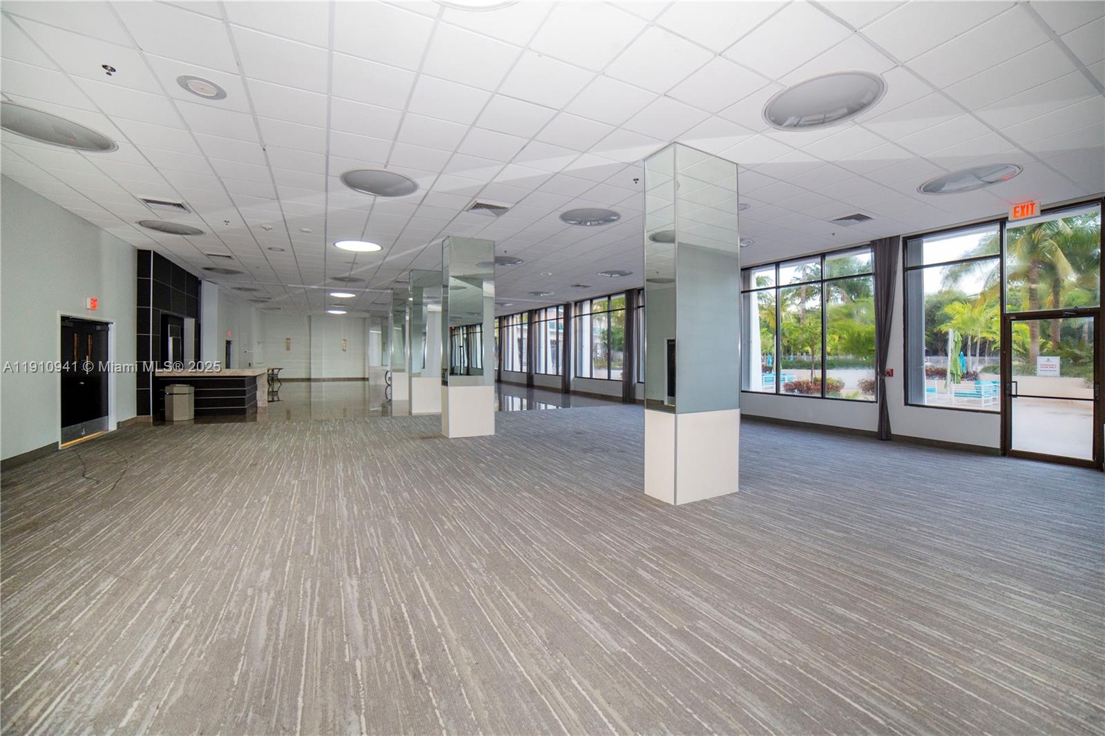 Подробнее 325 2 / 2 1357 кв.футов $ 2025-11-09 0 Фото