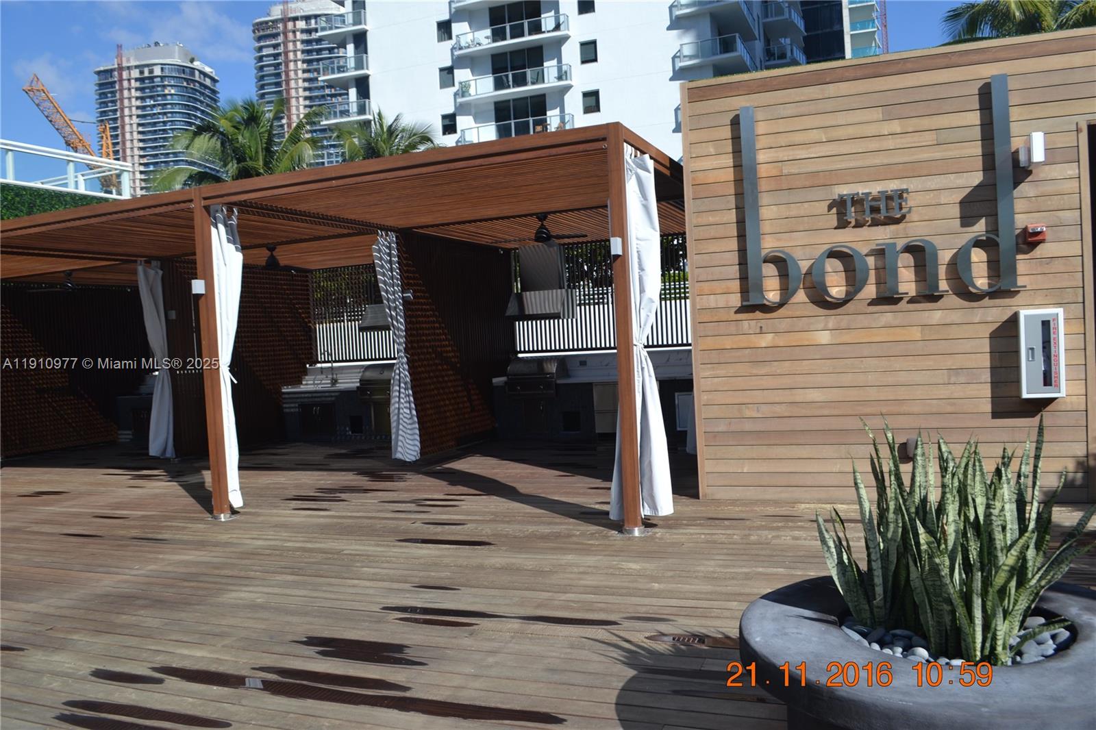 Photo of 1080 Brickell Ave #2003, Miami, Florida, 33131 - BBQ AREA