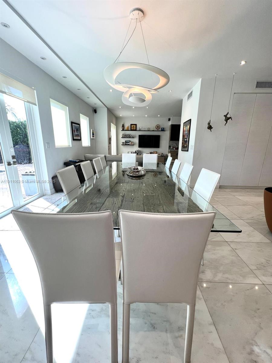 Photo of 20825 32nd Pl (20825), Aventura, Florida, 33180 -