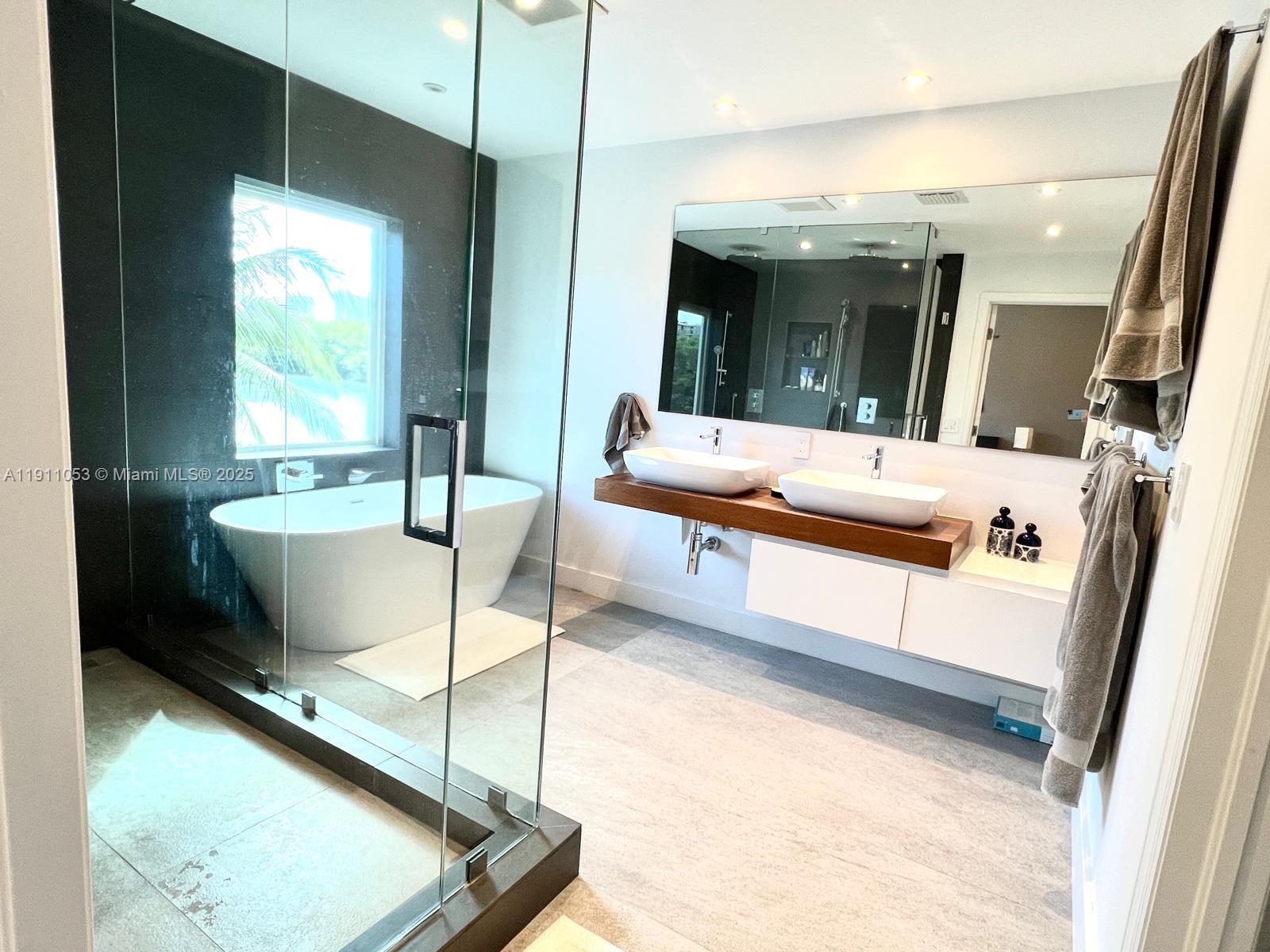 Photo of 20825 32nd Pl (20825), Aventura, Florida, 33180 -