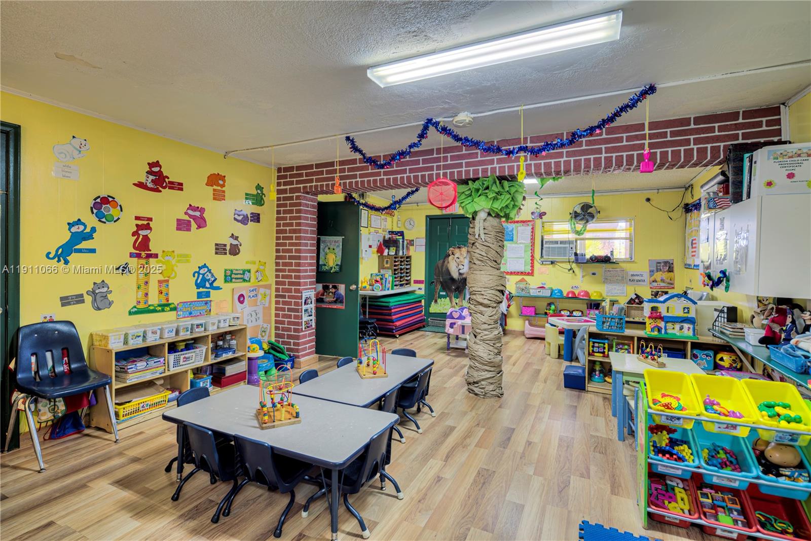 Ver detalles / sq. ft. $ 2025-11-09 0 foto