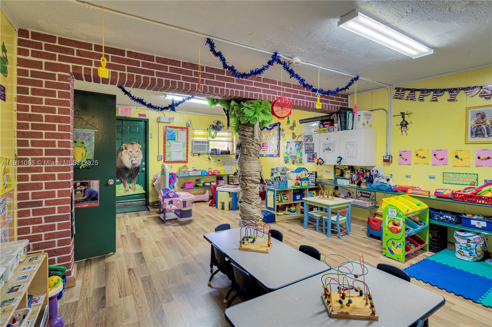 Ver detalles / sq. ft. $ 2025-11-09 0 foto