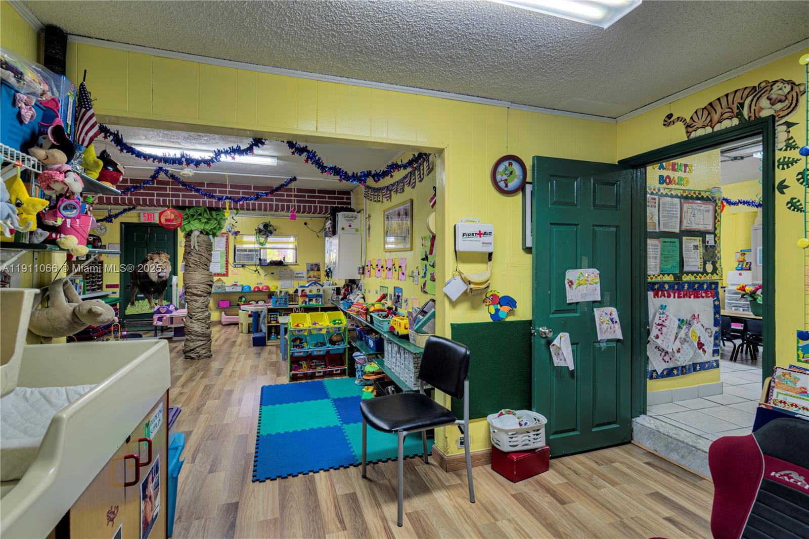 Ver detalles / sq. ft. $ 2025-11-09 0 foto