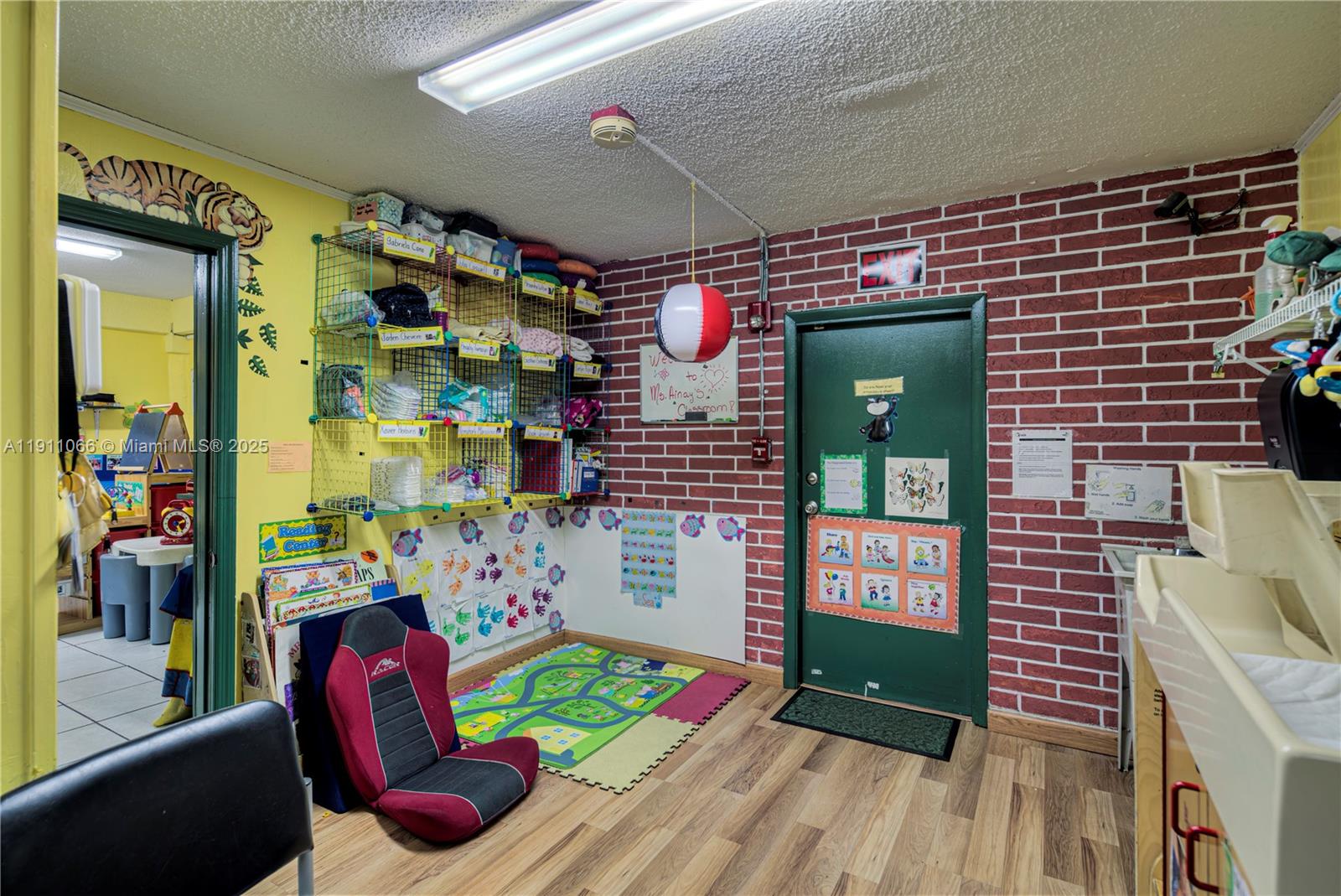 Ver detalles / sq. ft. $ 2025-11-09 0 foto