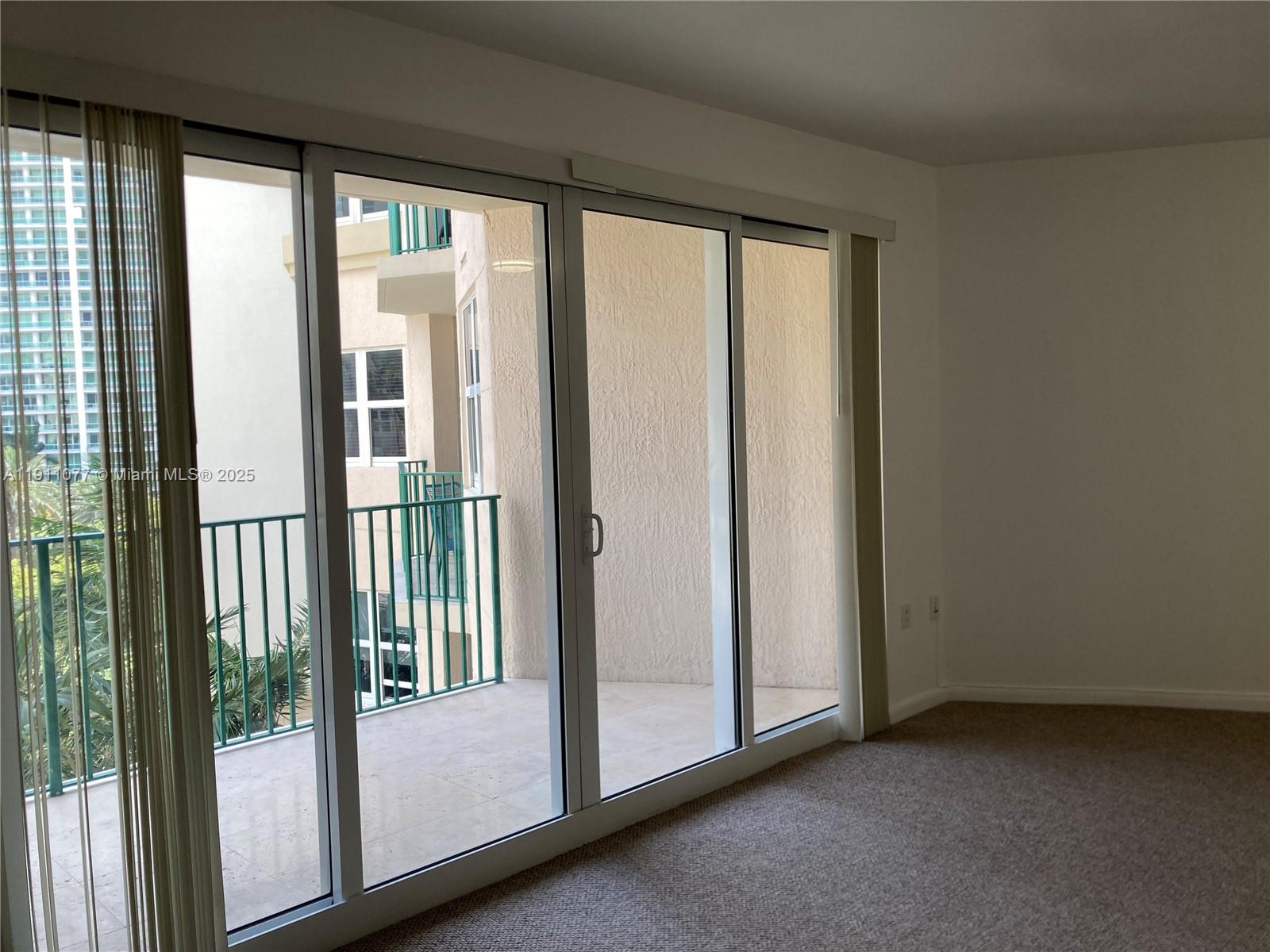 614 1 / 1 900 sq. ft. $ 2025-11-10 0 Photo