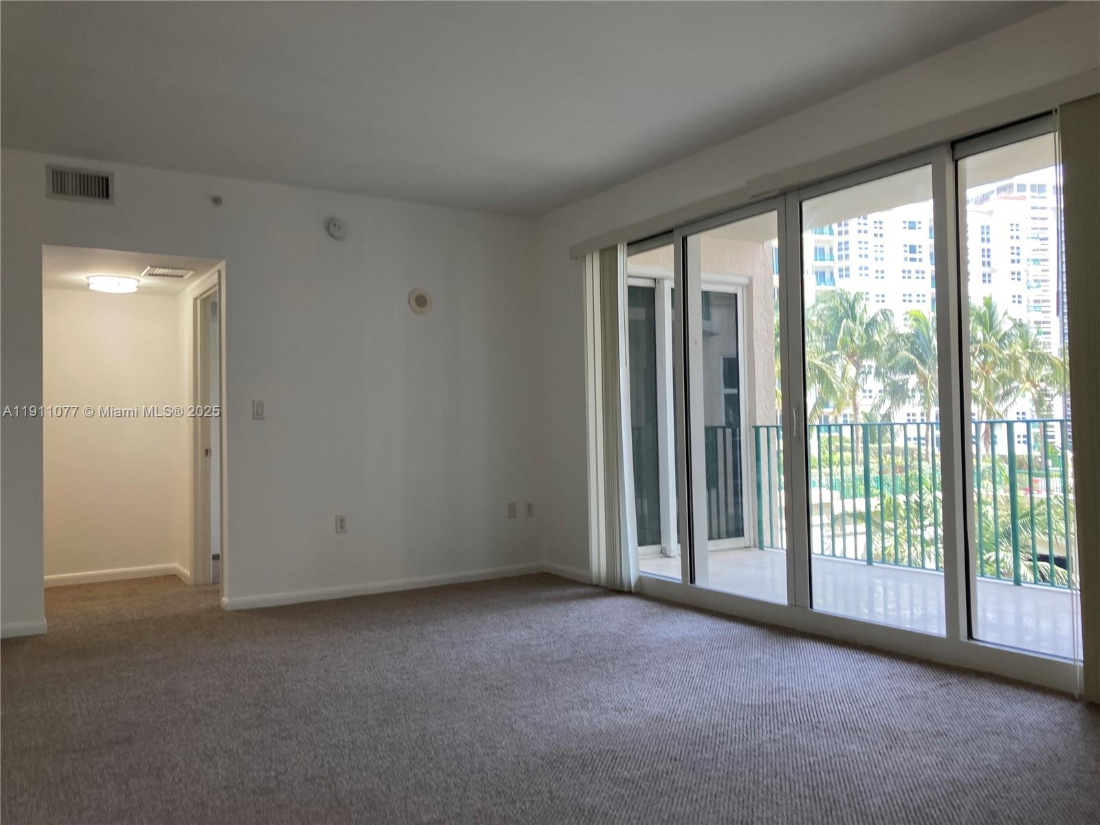 614 1 / 1 900 sq. ft. $ 2025-11-10 0 Photo