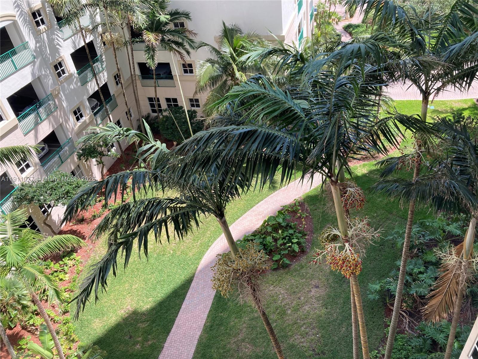 614 1 / 1 900 sq. ft. $ 2025-11-10 0 Photo