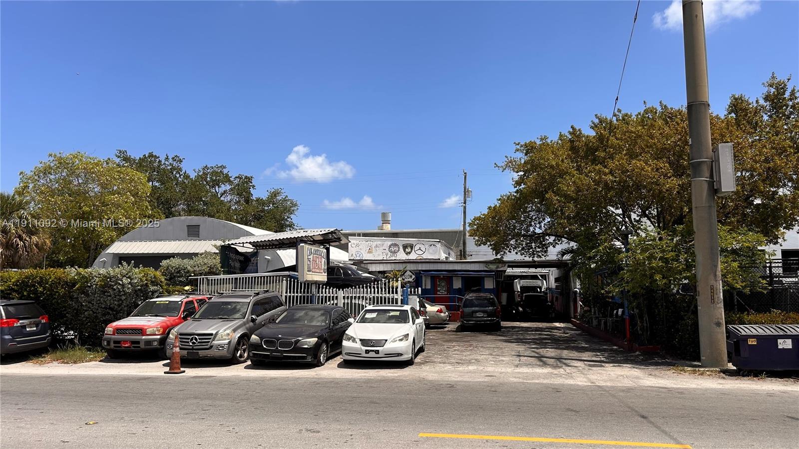   /   sq. ft. $ 2025-11-10 0 foto