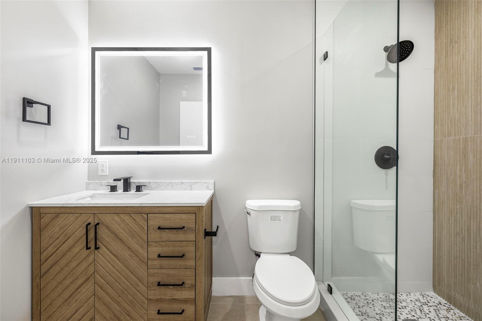   /  1215 кв.футов $ 2025-11-10 0 Фото