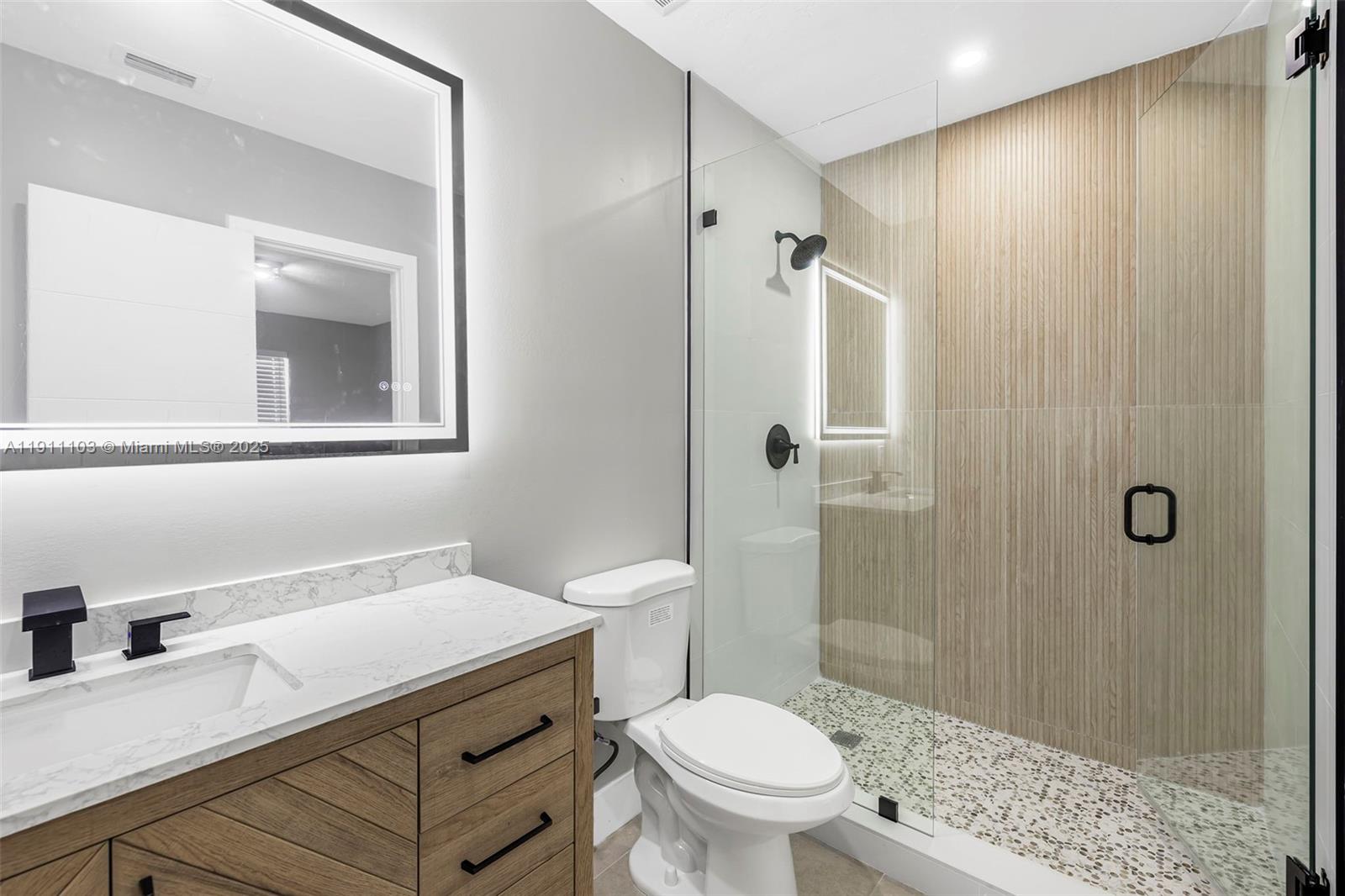   /  1215 кв.футов $ 2025-11-10 0 Фото