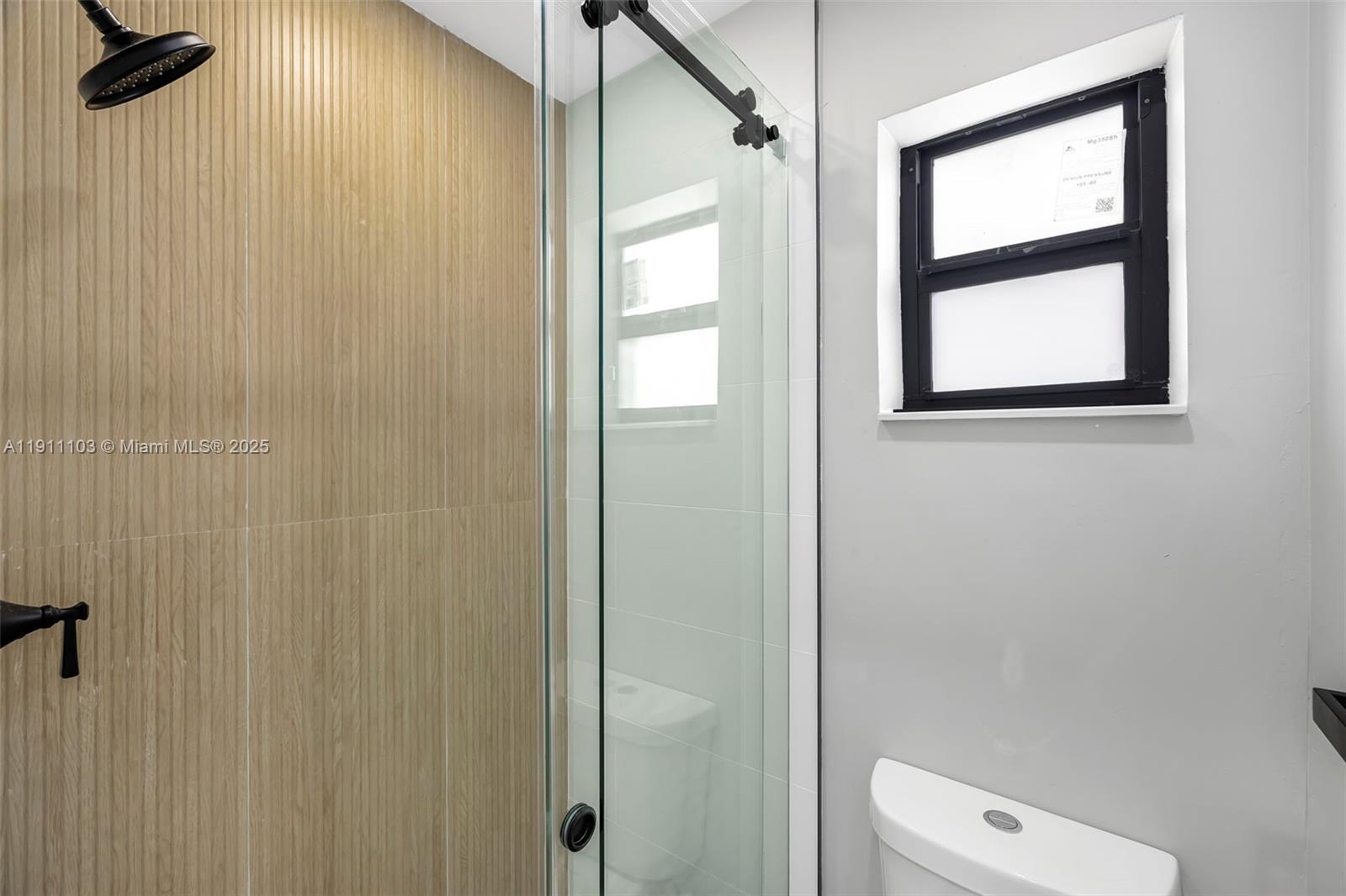   /  1215 кв.футов $ 2025-11-10 0 Фото