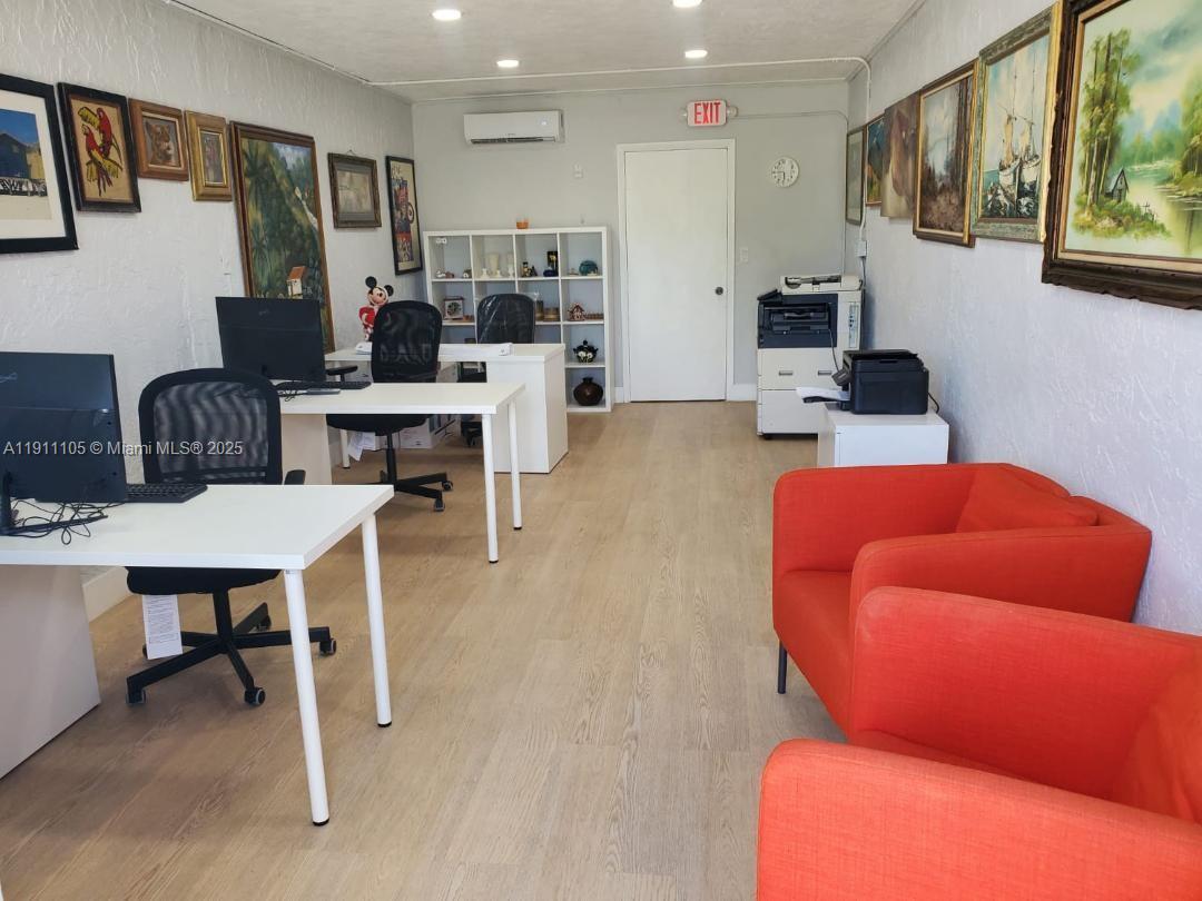 See details / sq. ft. $ 2025-11-10 0 Photo