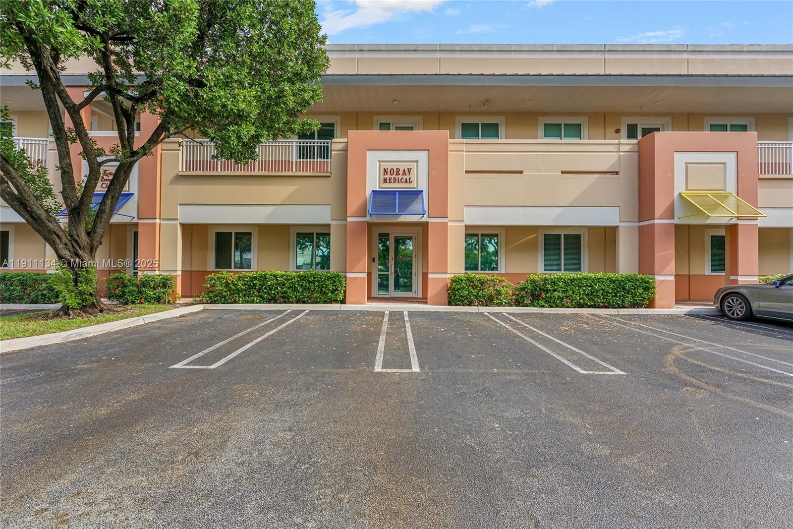 105  /   sq. ft. $ 2025-11-10 0 Photo