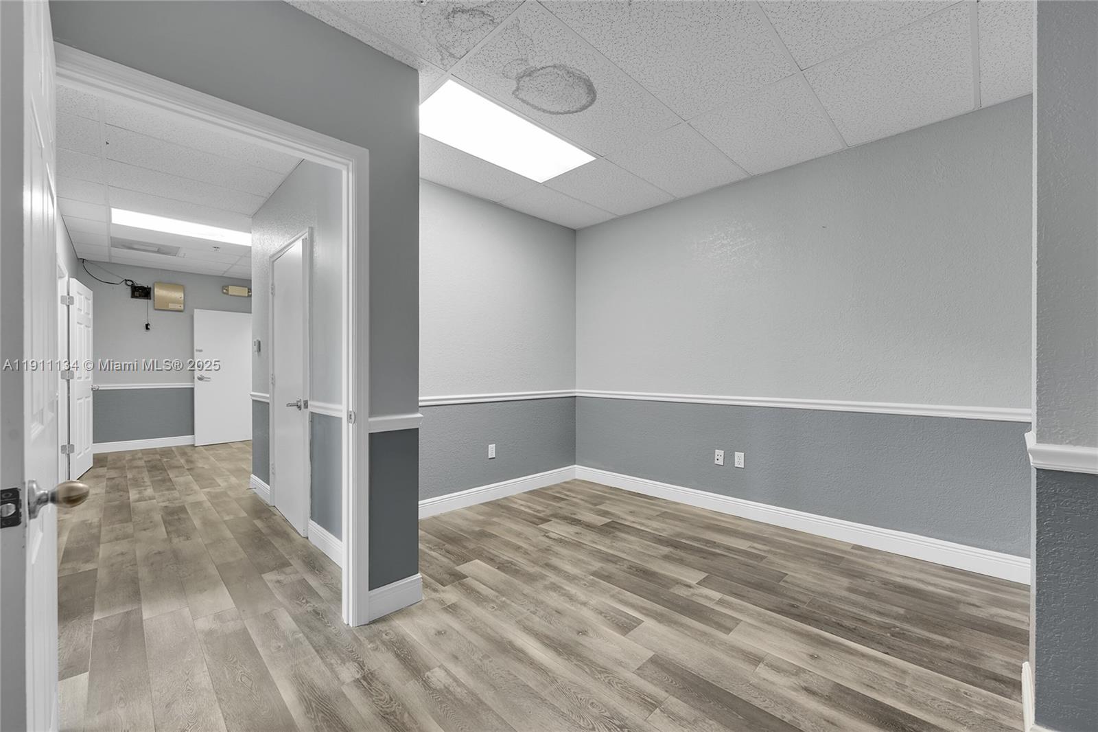 105  /   sq. ft. $ 2025-11-10 0 Photo