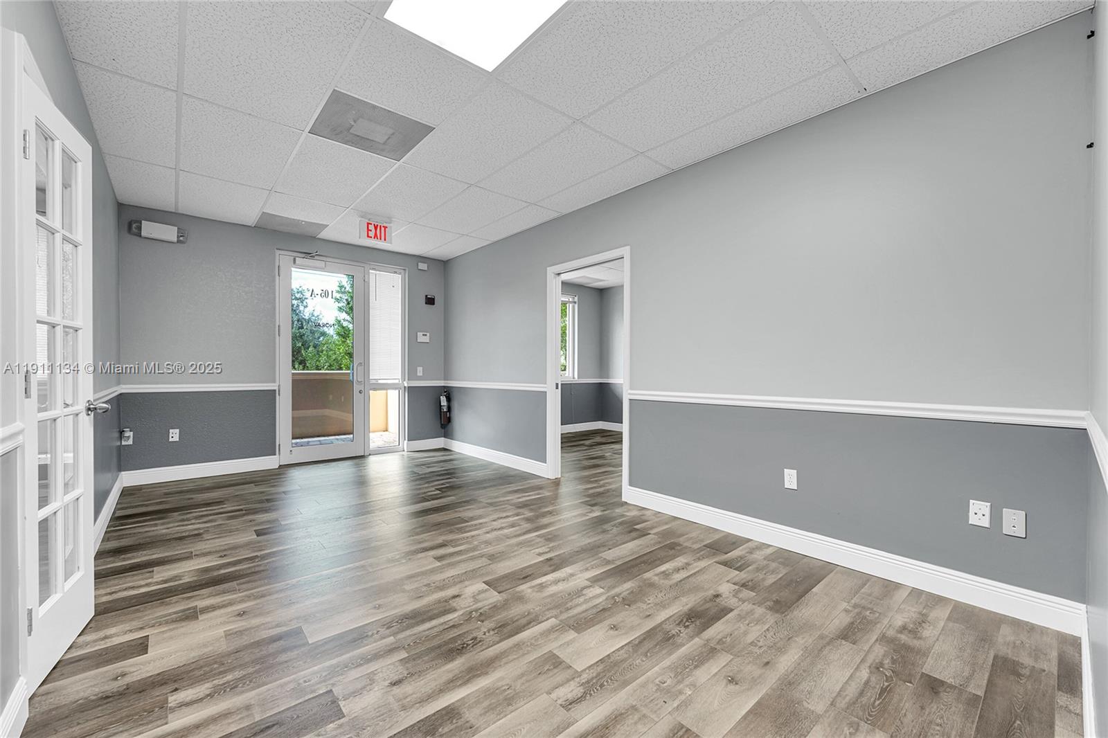 105  /   sq. ft. $ 2025-11-10 0 Photo