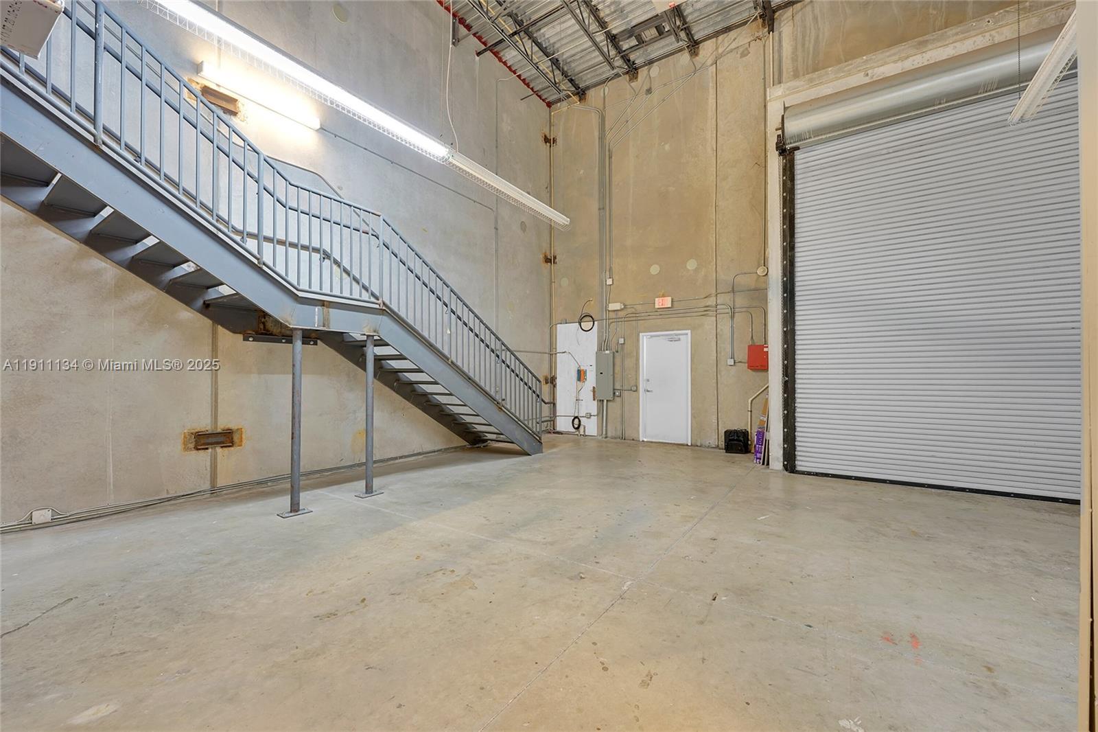 105  /   sq. ft. $ 2025-11-10 0 Photo