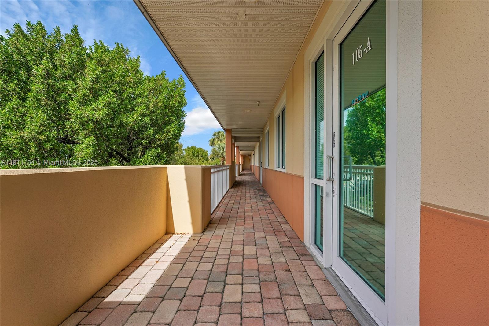 105  /   sq. ft. $ 2025-11-10 0 Photo