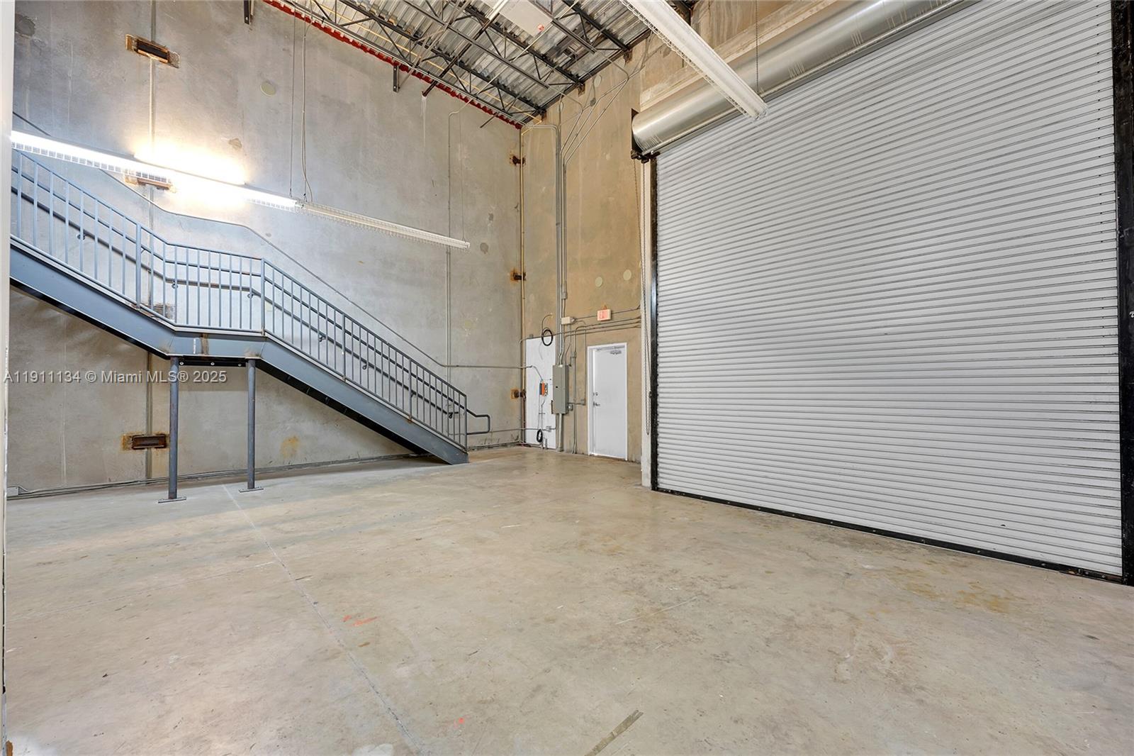 105  /   sq. ft. $ 2025-11-10 0 Photo