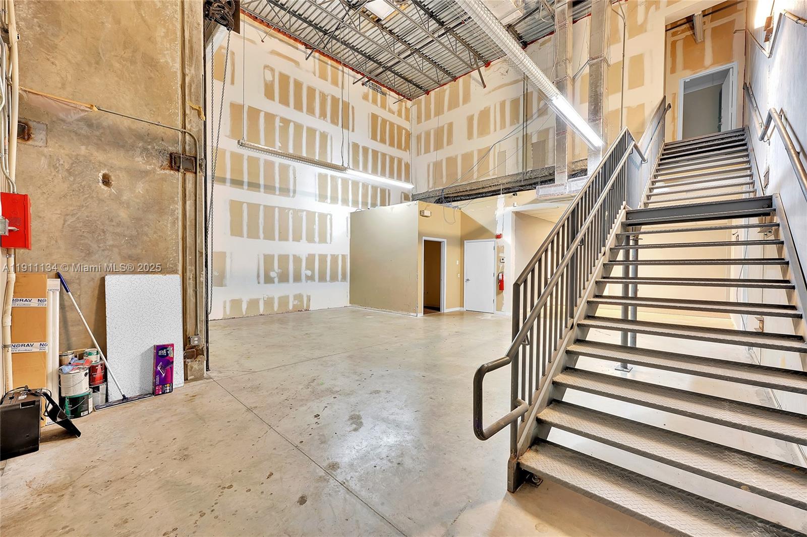 105  /   sq. ft. $ 2025-11-10 0 Photo