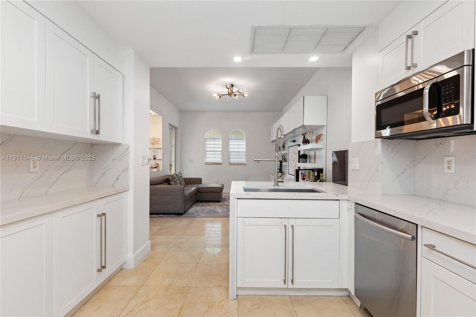 Photo of 18395 30th Ct (18395), Aventura, Florida, 33160 -