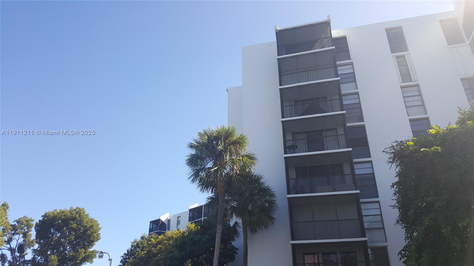 Photo of 3401 Country Club Dr  #412, Aventura, Florida, 33180 - 