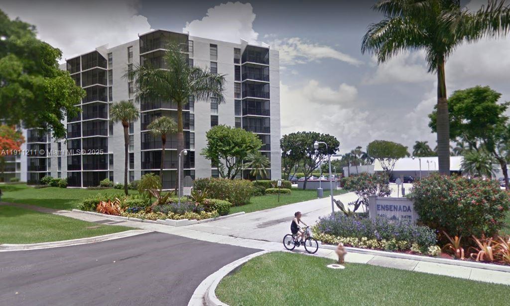 Photo of 3401 Country Club Dr  #412, Aventura, Florida, 33180 - 