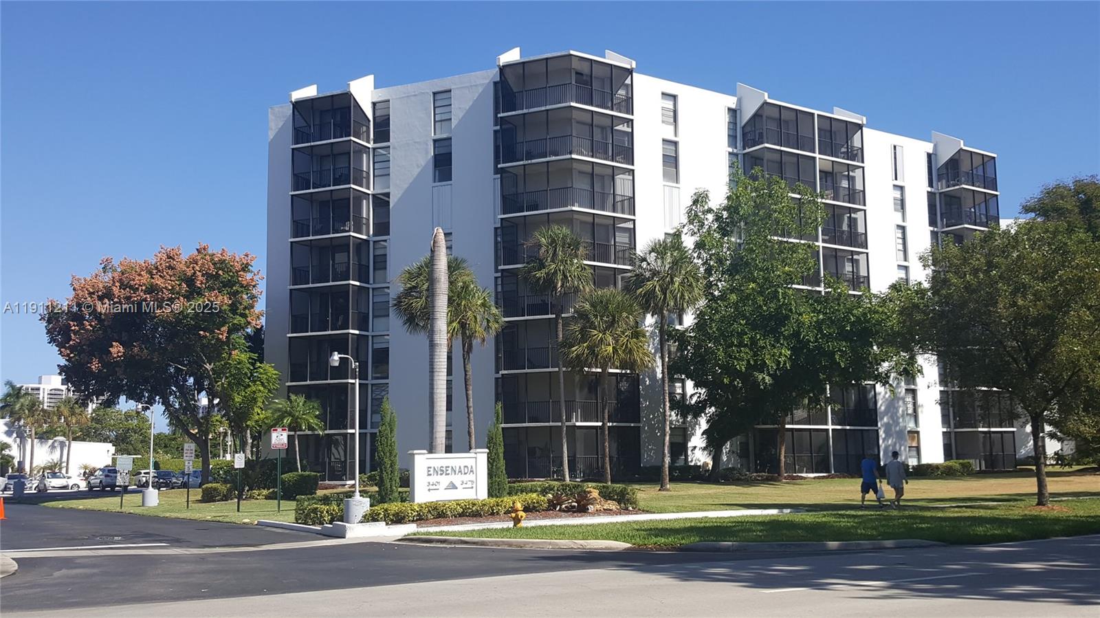 Photo of 3401 Country Club Dr  #412, Aventura, Florida, 33180 - 