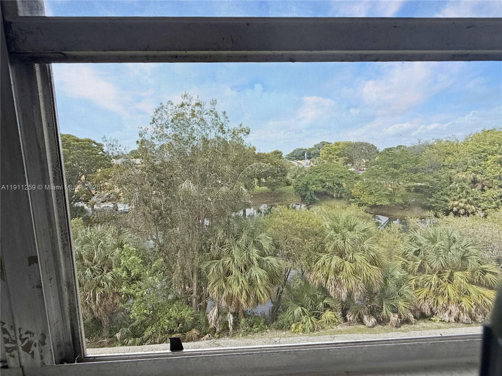 See details 402 3 / 2 1206 sq. ft. $ 2025-11-10 0 Photo