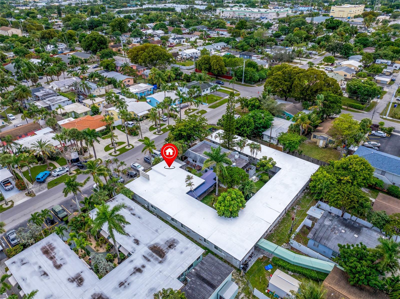   /   кв.футов $ 2025-11-10 0 Фото