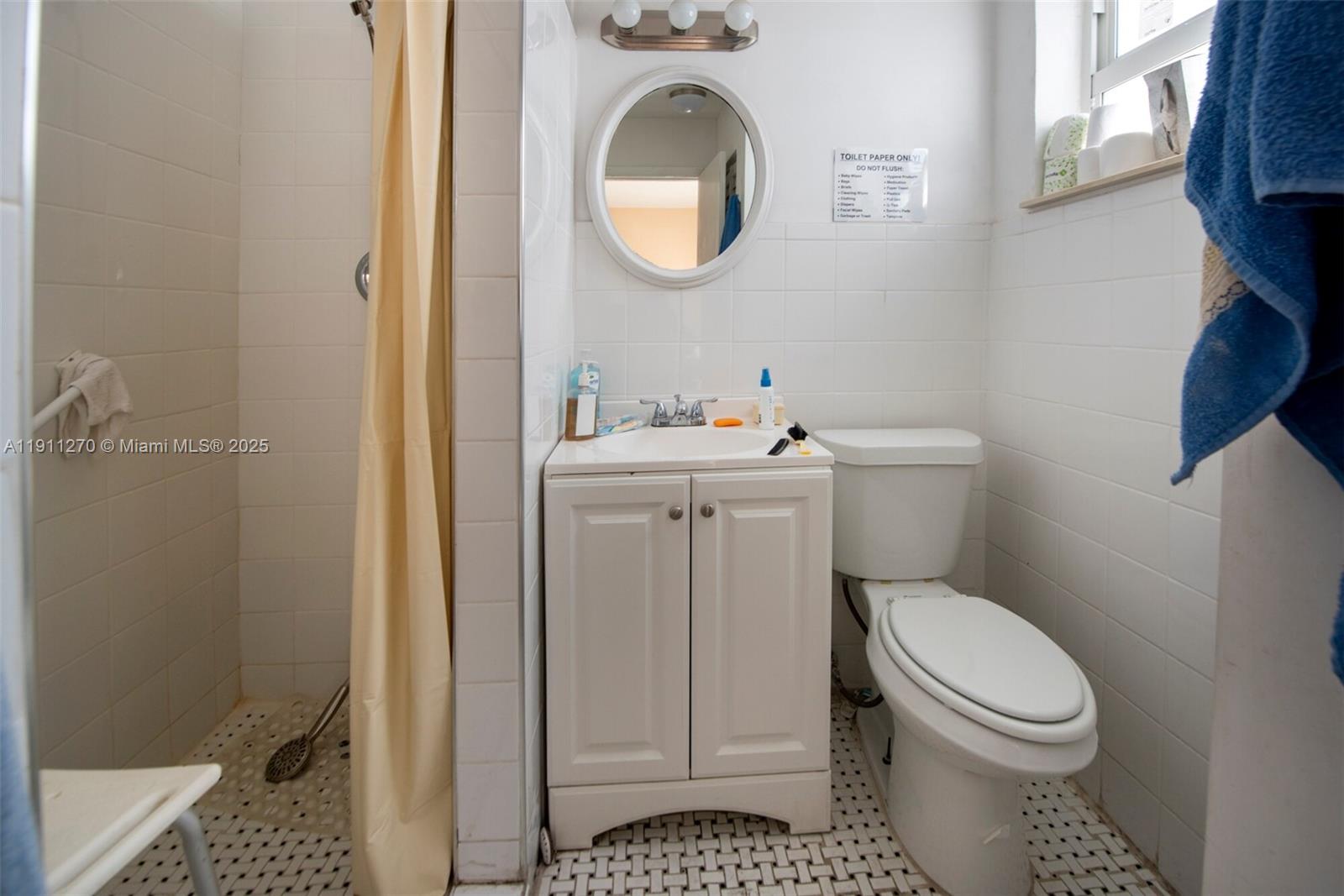   /   кв.футов $ 2025-11-10 0 Фото