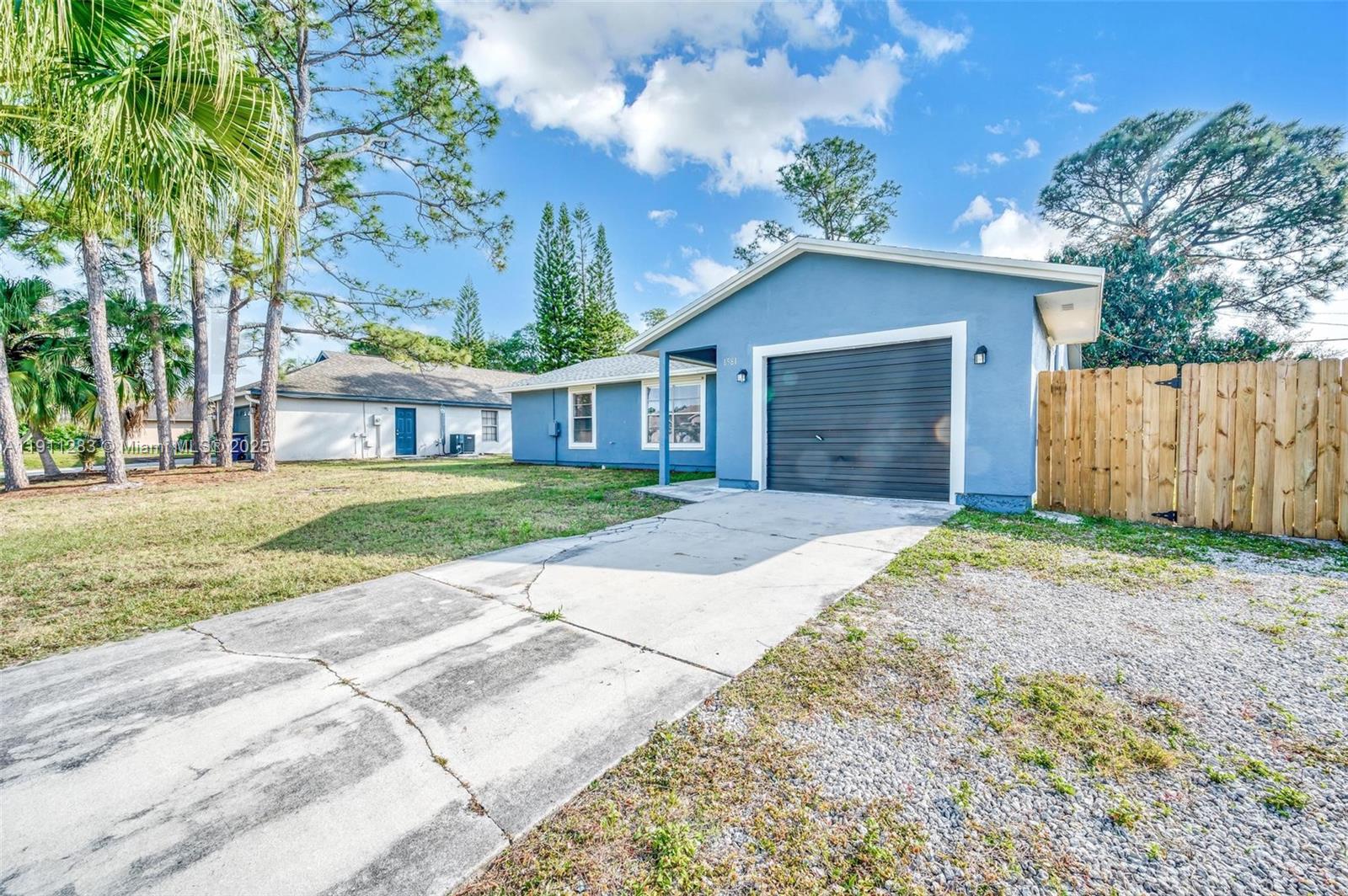 1581 3 / 2 1160 sq. ft. $ 2025-11-10 0 Photo