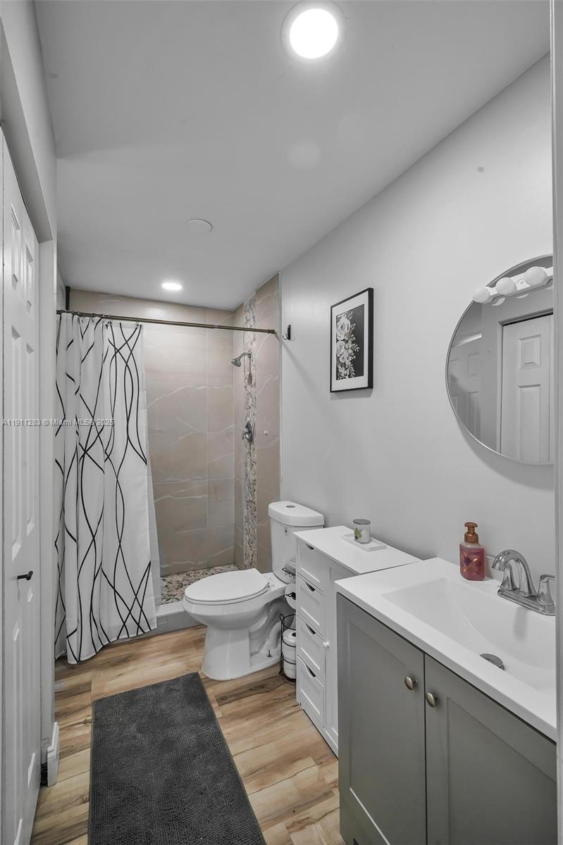 1581 3 / 2 1160 sq. ft. $ 2025-11-10 0 Photo