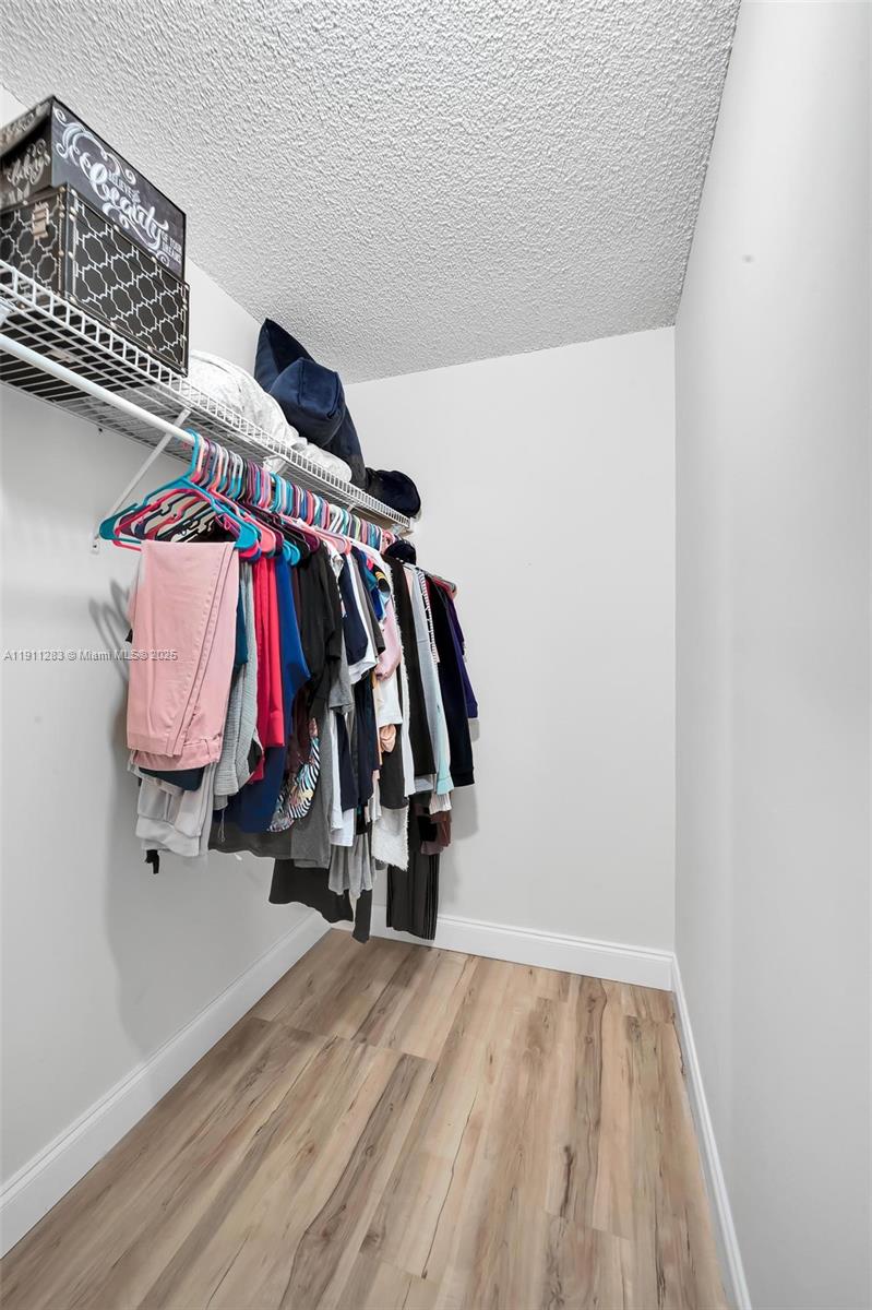 1581 3 / 2 1160 sq. ft. $ 2025-11-10 0 Photo