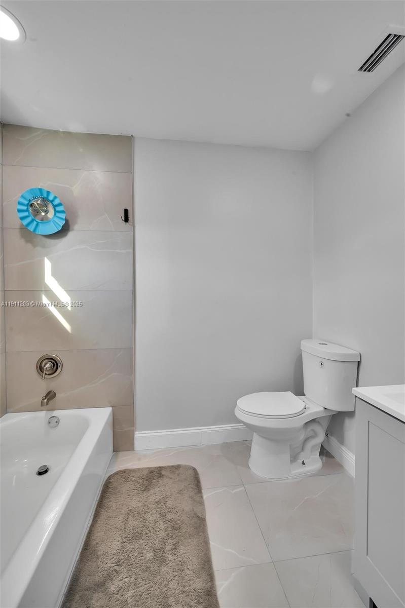 1581 3 / 2 1160 sq. ft. $ 2025-11-10 0 Photo