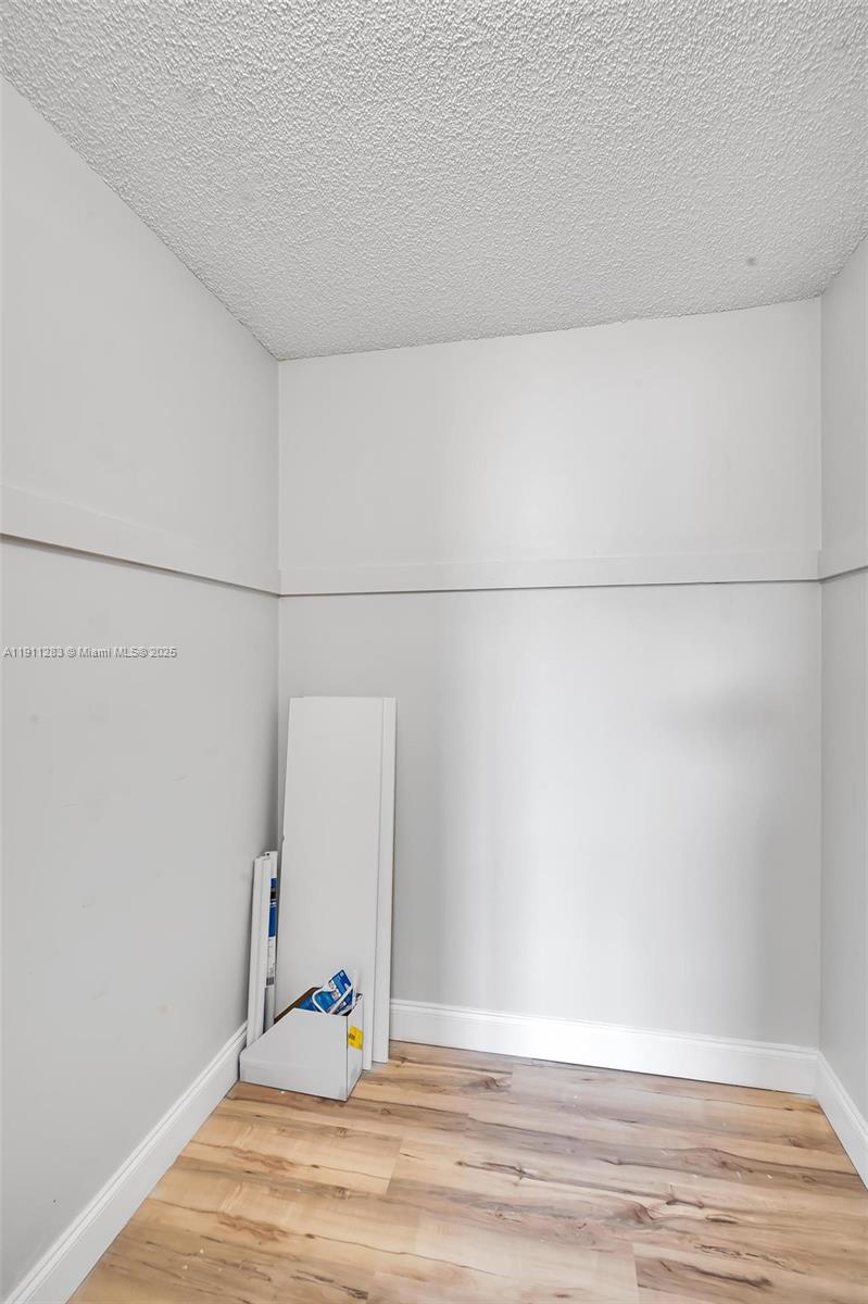 1581 3 / 2 1160 sq. ft. $ 2025-11-10 0 Photo