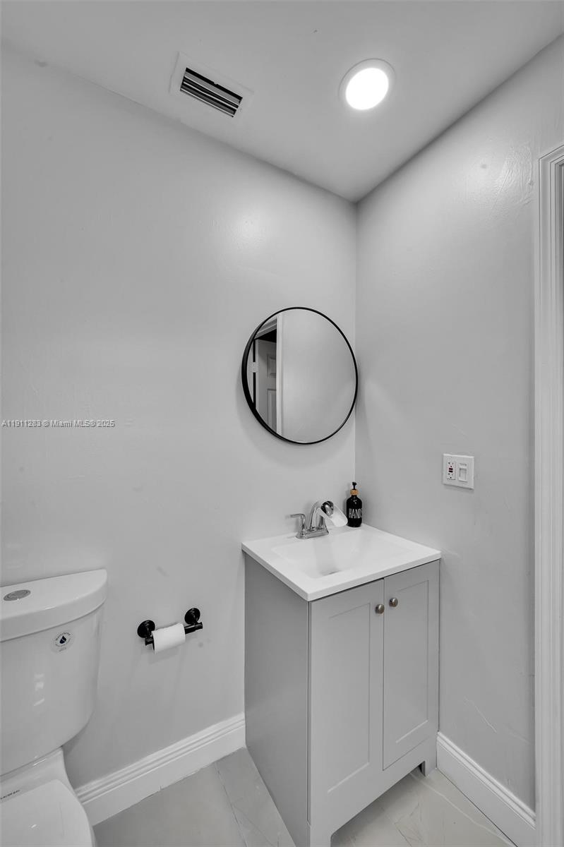 1581 3 / 2 1160 sq. ft. $ 2025-11-10 0 Photo