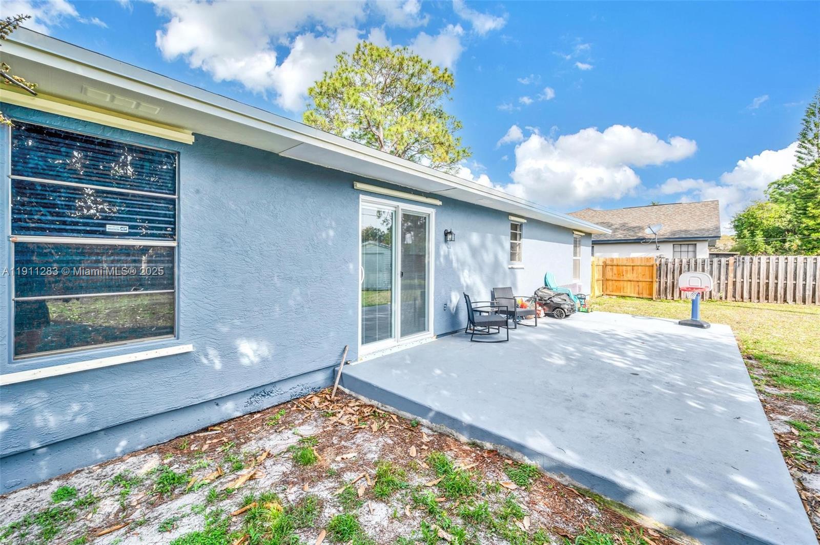 1581 3 / 2 1160 sq. ft. $ 2025-11-10 0 Photo