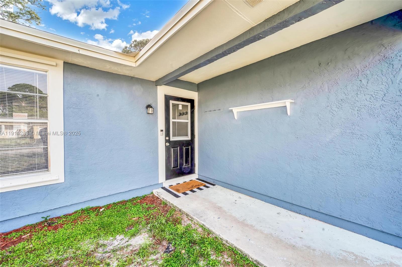 1581 3 / 2 1160 sq. ft. $ 2025-11-10 0 Photo