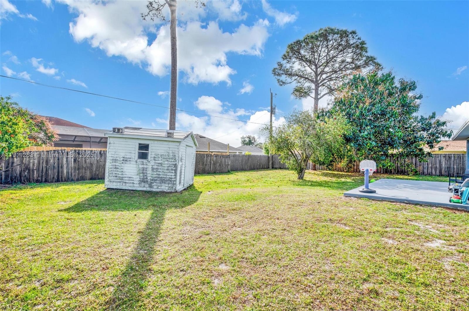 1581 3 / 2 1160 sq. ft. $ 2025-11-10 0 Photo