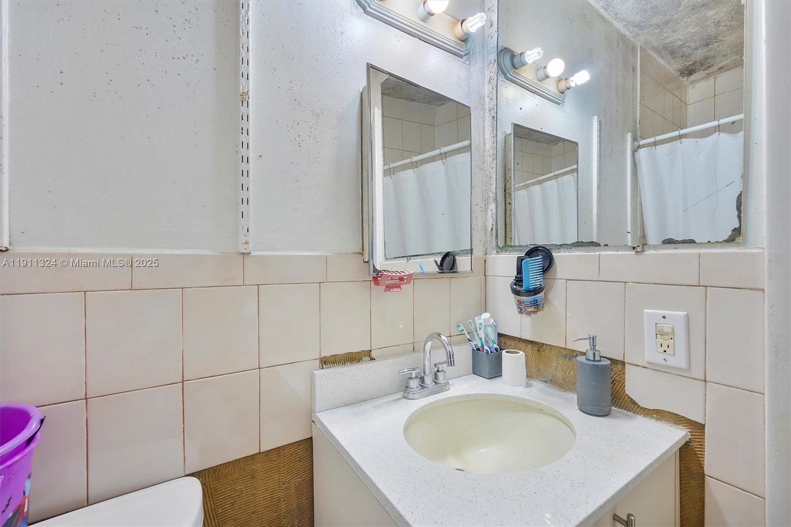   /  1352 sq. ft. $ 2025-11-10 0 Photo