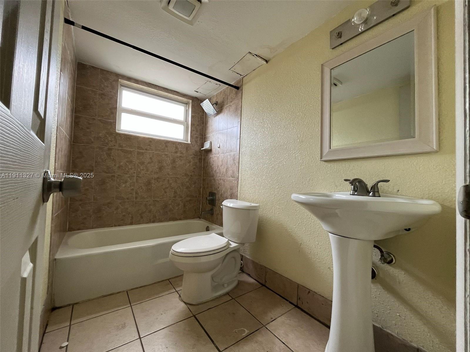 See details / 4855 sq. ft. $ 2025-11-10 0 Photo