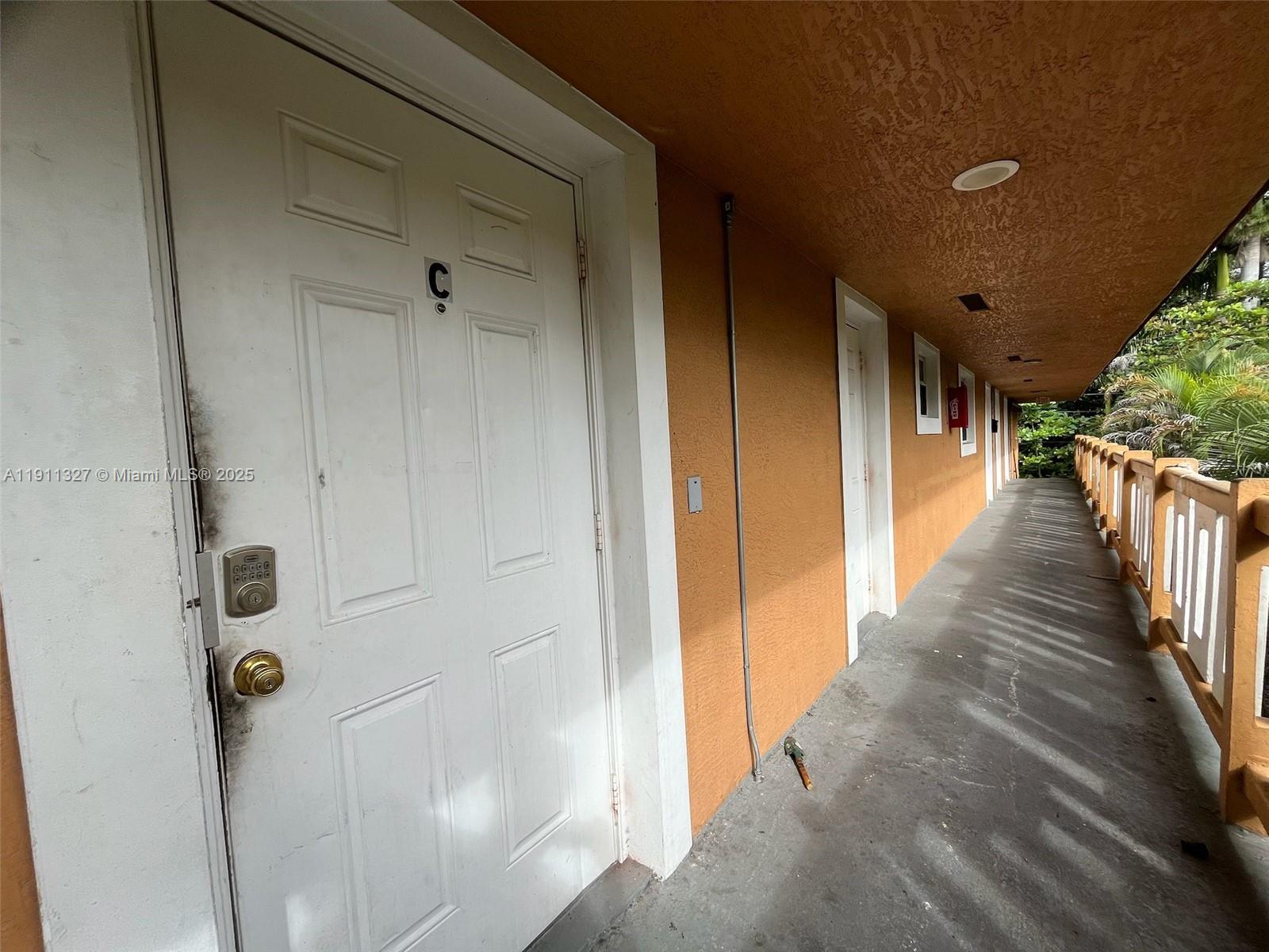 See details / 4855 sq. ft. $ 2025-11-10 0 Photo