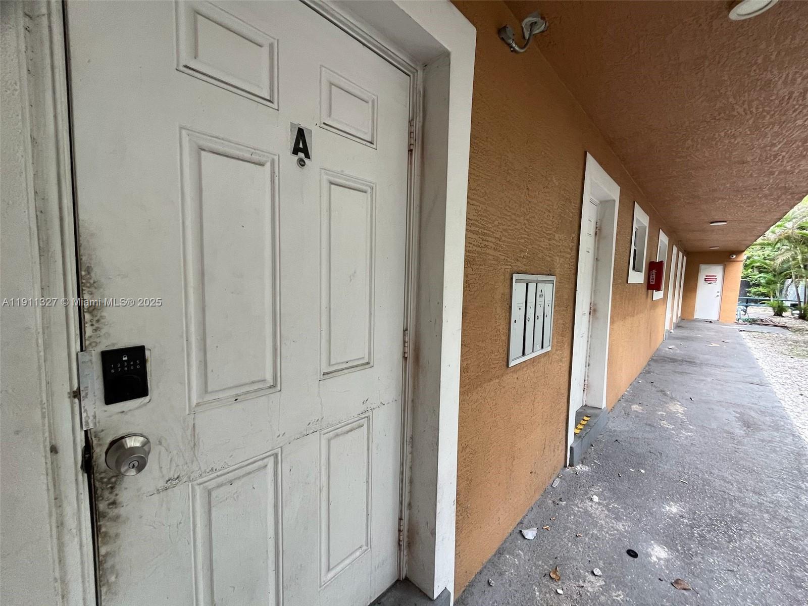 See details / 4855 sq. ft. $ 2025-11-10 0 Photo