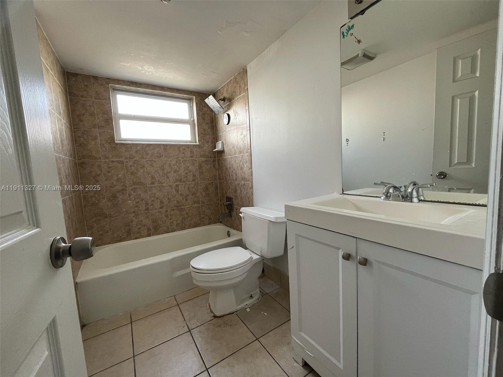 See details / 4855 sq. ft. $ 2025-11-10 0 Photo