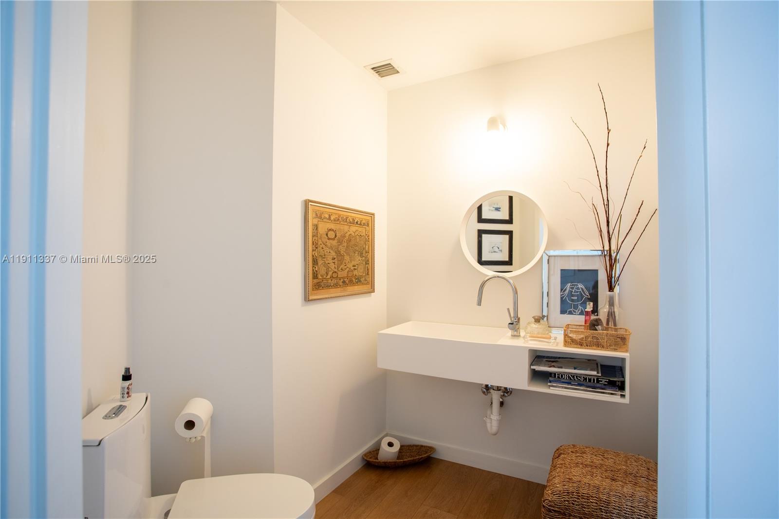 Photo of 1945 Ocean Dr #1108, Hallandale Beach, Florida, 33009 -