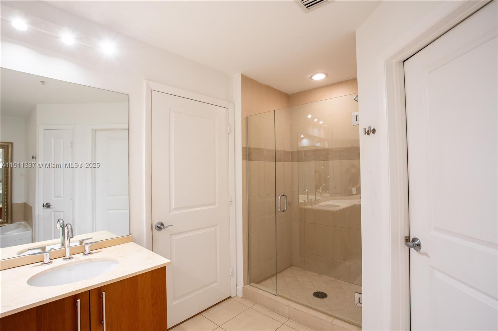 Photo of 1945 Ocean Dr #1108, Hallandale Beach, Florida, 33009 -