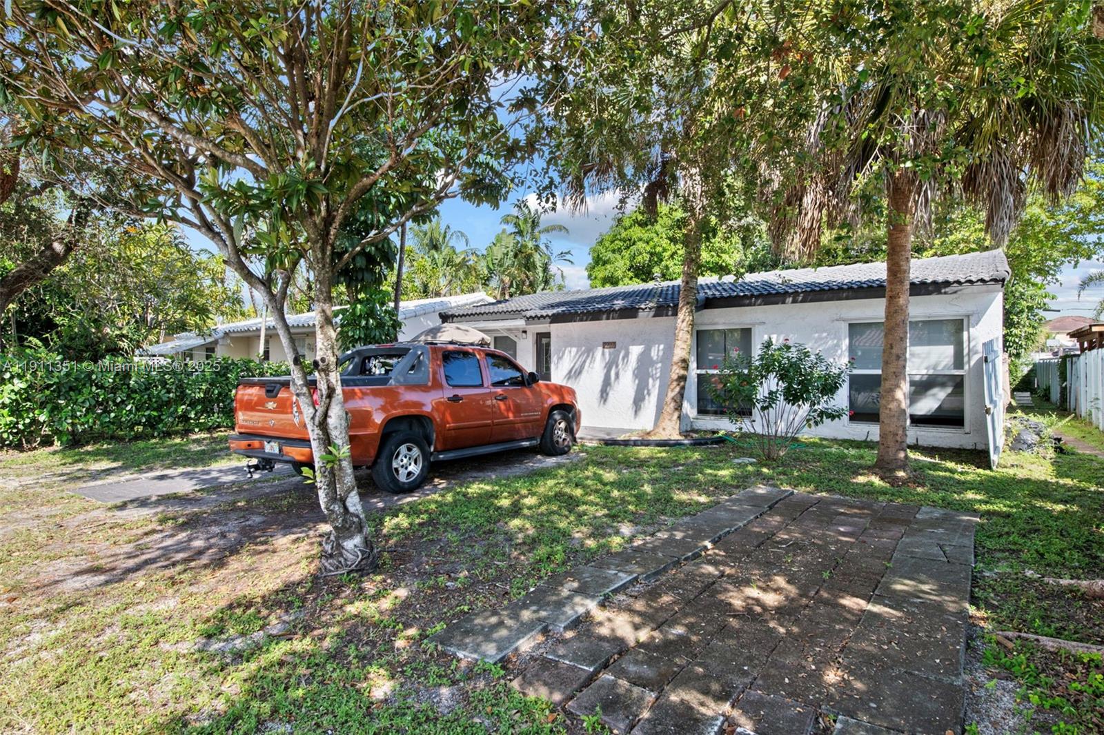   /   sq. ft. $ 2025-11-10 0 Photo